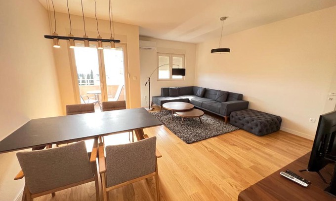 Podgorica Apartment | White Homes 48 - Central Point