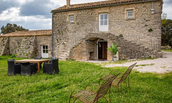 Ferrieres-les-Verreries House | Whole lodging : Gîte Arche - Pic St Loup region, Gîte Arche - Pic St Loup region