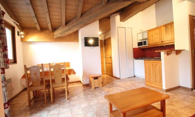 Val Cenis Apartment | Wifi, 10m from ski slopes, 4th floor, balcony, parking, tv, ski locker, 33m², Val Cenis