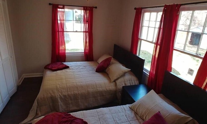 Vollintine-Evergreen Apartment | Willett 4 Adorable 1BR Apartment
