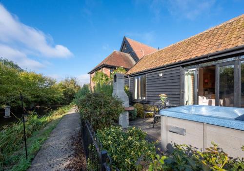 Wattisham House | Willow Cottage at Wattisham Hall