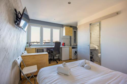 Mulhouse Apartment | WilSix by Max, Renovated, bright studio, 1 min from train station