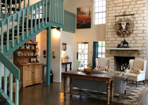 Fredericksburg Hotel | Windcrest Inn and Suites