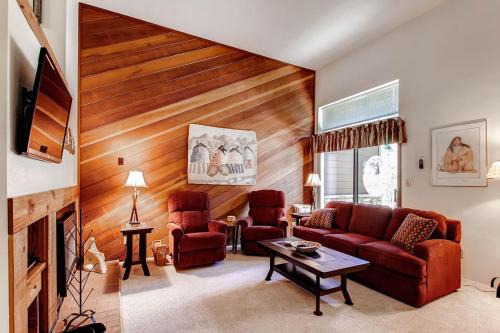 Four O'Clock House | Winter Point 22
