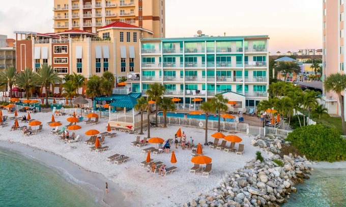 Clearwater Beach Hotel | Winter the Dolphin's Beach Club, an Ascend Collection Hotel