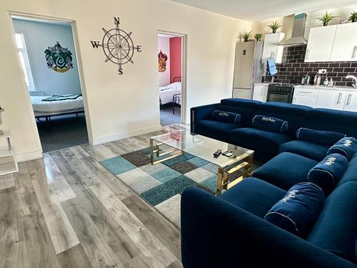 Watford Apartment | Wizards Corner Spacious 3 bed near Watford Junction