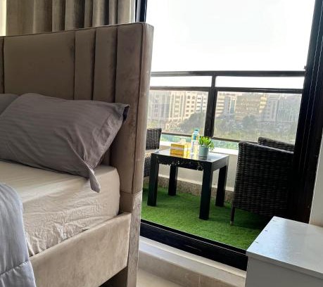 Madinat Zayed Hostel | Wonder Balcony Room - Heart of Abu Dhabi