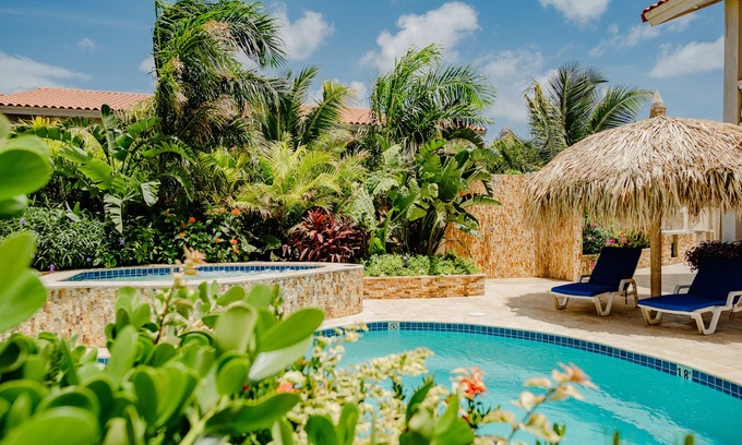 Noord Apartment | Wonderful 2-bedroom Apartment 2 km From Eagle Beach