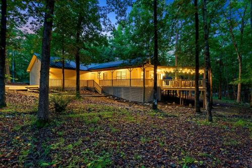 Broken Bow House | Wonderful Cabin Perfect for Family Getaways in Broken Bow, Oklahoma
