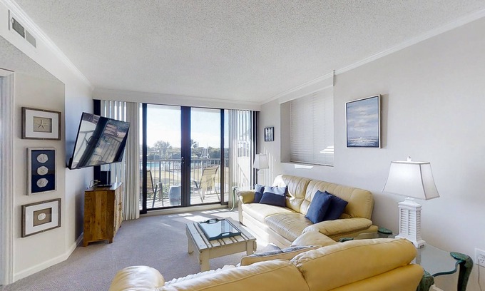 Atlantic Beach Condo | Wonderful condo with private washer/dryer, balcony, and pool/tennis