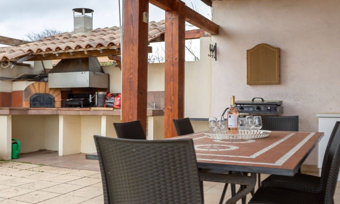 Alignan-du-Vent Villa | Wonderful private villa for 8 guests with WIFI, A/C, private pool, TV and terrace