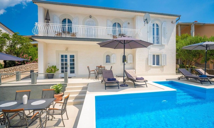 Klenovica House | Wonderful private villa for 10 people with A/C, private pool, WIFI, TV and terrace