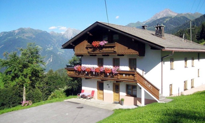 Finkenberg Villa | Wonderful private villa for 18 people with WIFI, TV and terrace