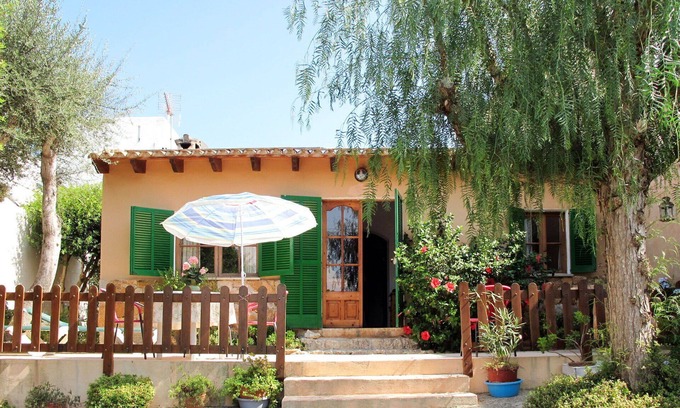 Cala Llombards House | Wonderful private villa for 5 guests with TV, terrace and pets allowed