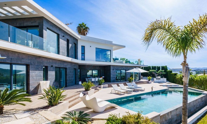 Cansalades Villa | Wonderful private villa for 8 people with WIFI, A/C, private pool, hot tub, TV and patio