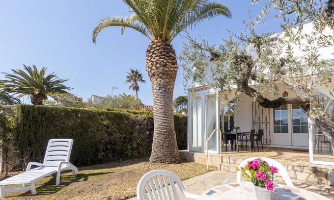 Cambrils House | Wonderful private villa for 6 people with A/C, hot tub, WIFI, TV and patio