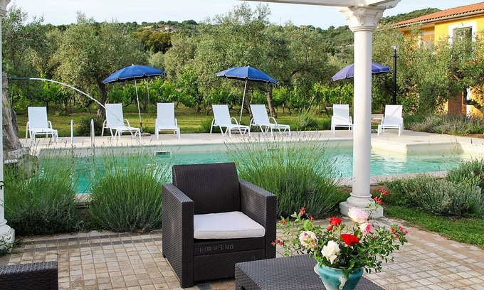Itri Villa | Wonderful private villa for 14 people with WIFI, A/C, private pool, TV, patio and pets allowed