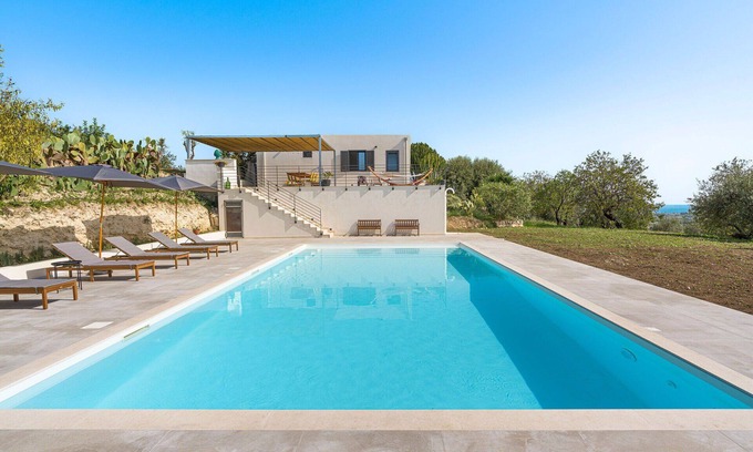 Noto Villa | Wonderful private villa for 6 guests with private pool, WIFI, A/C, terrace and panoramic view