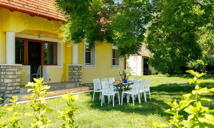 Balatonudvari House | Wonderful villa for 8 people with WIFI, A/C and TV