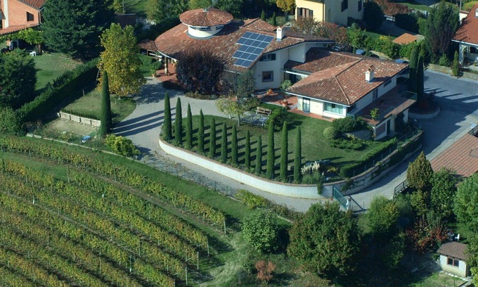 Barolo House | Wonderful villa for 4 guests with WIFI, TV, terrace and panoramic view