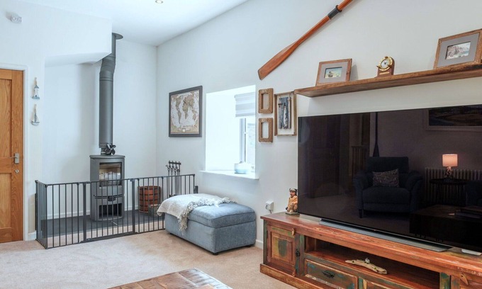 Kingsand House | Wonderful villa for 6 guests with WIFI, terrace and pets allowed