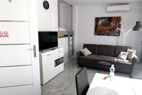 Piaseczno Apartment | Work & Sleep