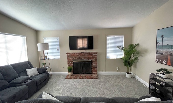 Lancaster House | Working Traveler or on Vacation. Family size home. Pool, Spa and built in BBQ!