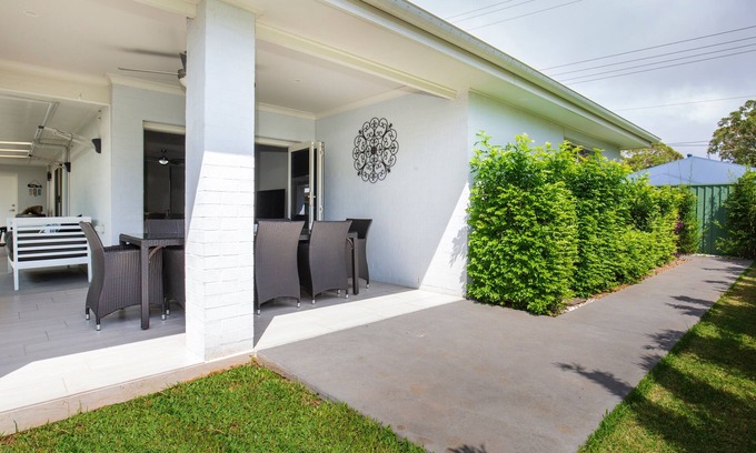 Callala Bay House | Wowly Waters at Callala Bay ~ Pet friendly π³