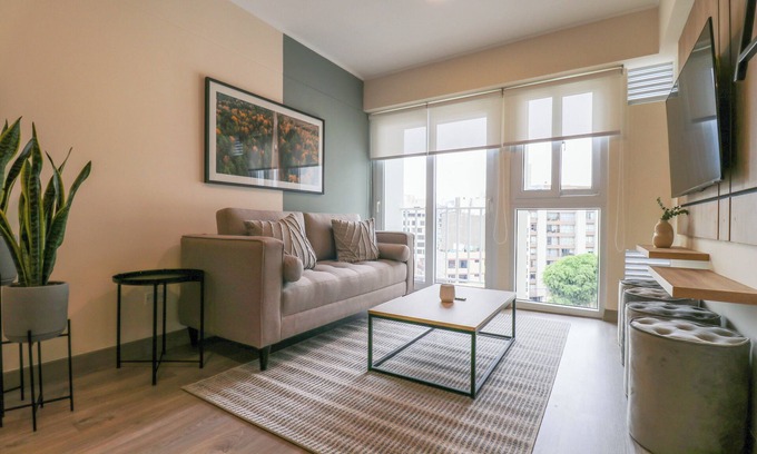 Miraflores Apartment | Wynwood Kennedy in Miraflores