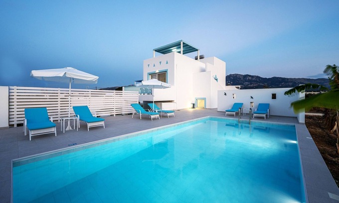 Zipari Villa | Xenos Villa 7 with a Private pool near the sea