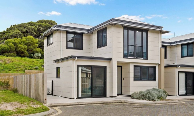 Yallingup House | Yallingup Dunes Contemporary Coastal Comforts