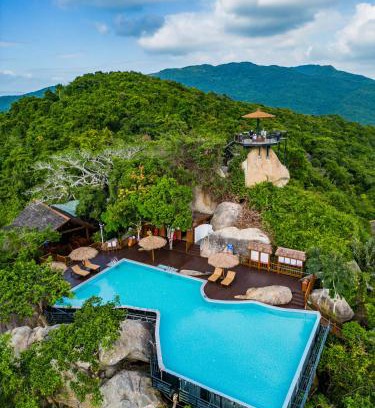 Jiyang Hotel | Yalong Bay Earthly Paradise Birds Nest Resort (Mountain Villas)
