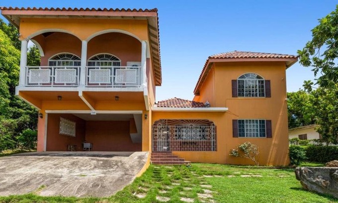 Montego Bay Villa | YanceyLargo Estate - Newly Renovated 3 BR Villa w Gorgeous Mountain Views villa