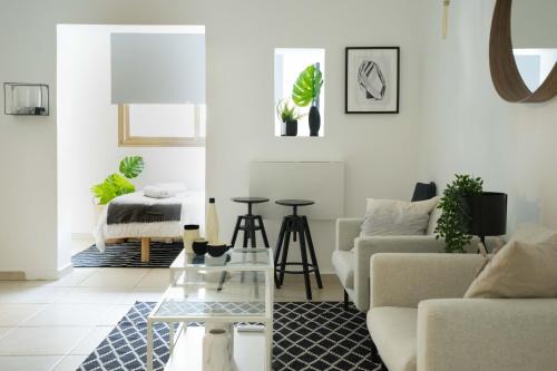 Kerem HaTeimanim Apartment | YARKON - By Beach Apartments TLV