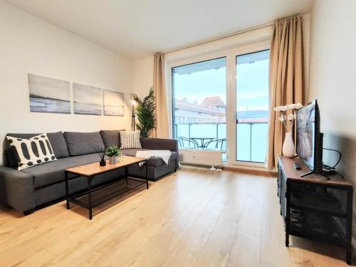 Nivy Apartment | Yarn - brand new - free parking - balcony with city view - Central shopping mall