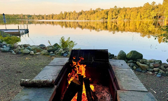Lincoln House | Year-Round Lakefront Family Retreat with Private Waterfront and Treehousen