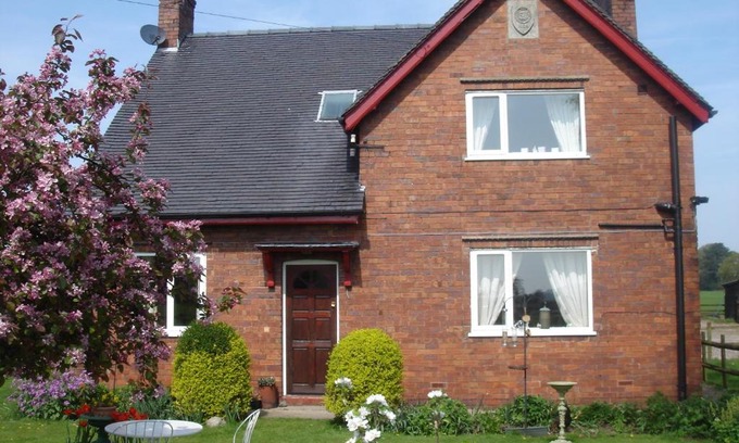 Congleton Bed & Breakfast | Yew Tree Farm