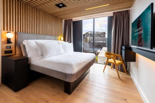 Stratford and New Town Hotel | YOTELPAD London Stratford