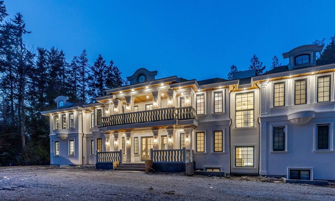 Surrey House | Your Home Away From Home