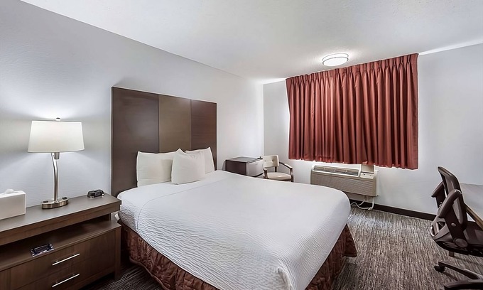 Grants Pass Hotel | Your Home Away From Home! Family-friendly Unit Awaits! Close to Rogue River
