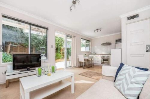 East Perth House | Your Oasis In The Heart Of East Perth