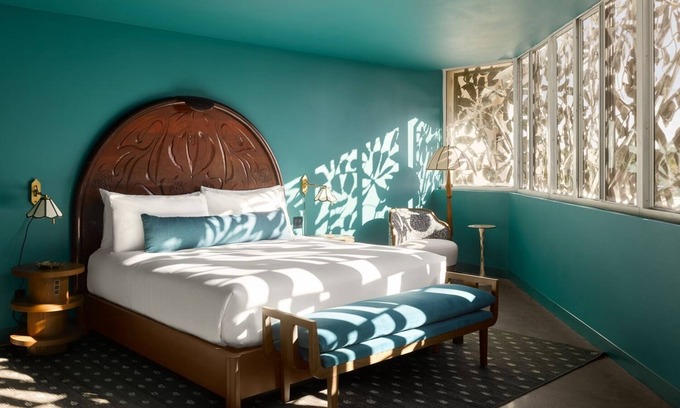 Coconut Grove Hotel | Your Relaxing Getaway Awaits! Exclusive Spa, Rooftop Pool in the Heart of Miami