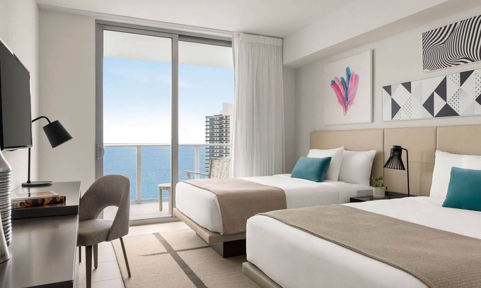 Hollywood South Central Beach Hotel | Your Relaxing Getaway Awaits! 3 Comfortable Units, Walk to Hallandale Beach