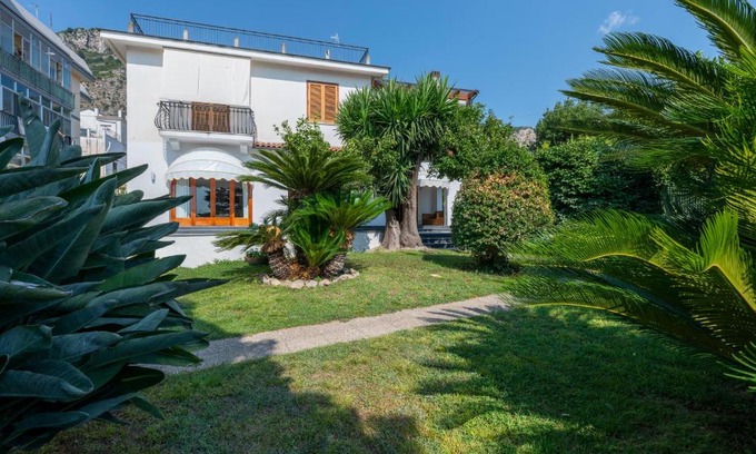 Meta Apartment | YourHome - Casa Vittoria