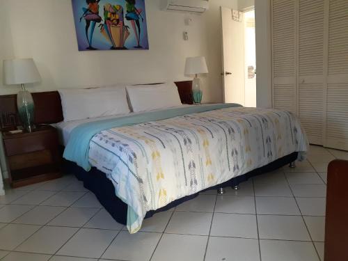 Ocho Rios Apartment | Zander's Paradise @Mystic (King)