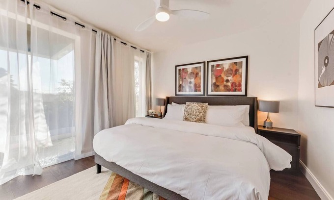 Old East Dallas Condo | Zen 1BR + Loft with dual king beds, resort-style pool, and luxury amenities.