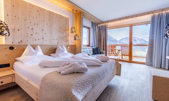 Haus House | "Zirbe Weitblick Superior" - double room, shower, WC (from 7 nights) - Nature and wellness hotel