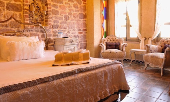 Ayvalik Hotel | Ziyabey Konagi