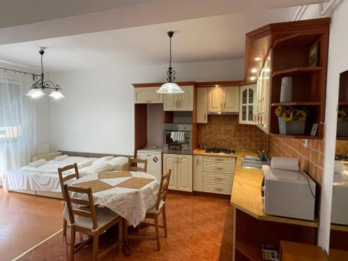 Hajduszoboszlo Apartment | Zoli Apartmanok-Anita Kölcsey 34-36