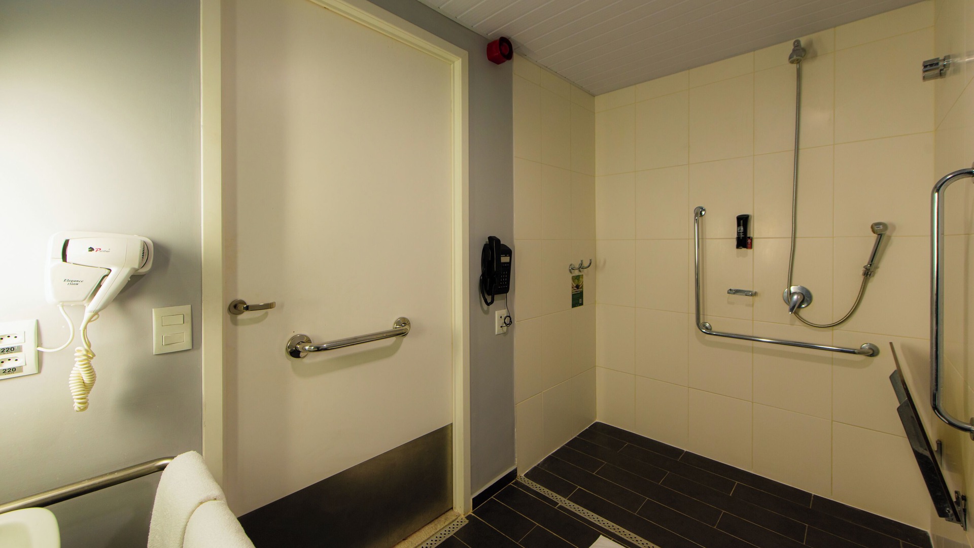 Photo of Bathroom in Guaratingueta